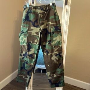 Small Men’s Used Military Woodland Camo Pants